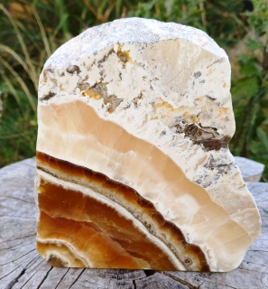 Aragonit leštěný řez 730g