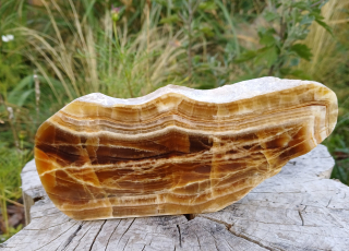 Aragonit leštěný řez 720g