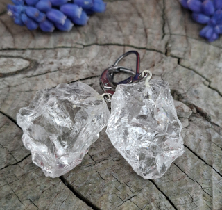 Křišťál náušnice ze surových kamenů