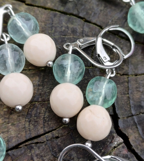 Fluorit, korál náušnice 