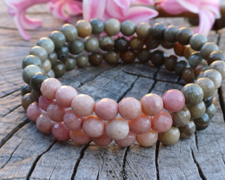 Jaspis, růžový křemen náramek