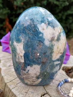 Dumortierit těžítko 940g