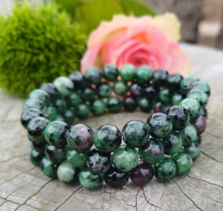 Rubín v zoisitu náramek