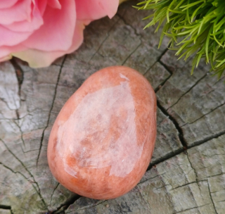Měsíční kámen oranžový vrtaný valounek