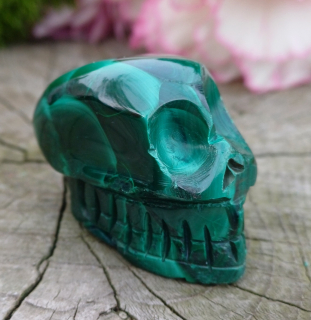 Lebka alien malachit 39g