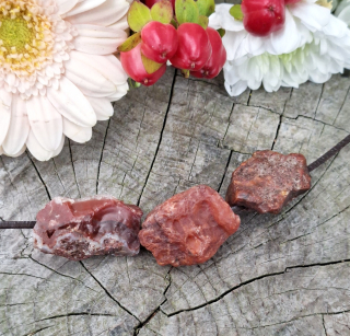 Karneol náhrdelník ze surových kamenů