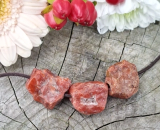 Karneol náhrdelník ze surových kamenů