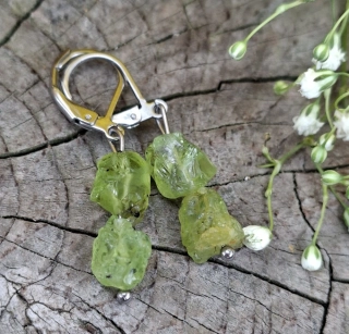 Olivín náušnice ze surových kamenů