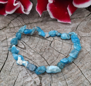 Apatit náramek ze surových kamenů