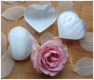 Selenit bílý srdce velké