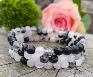 Křišťál s turmalínem náramek